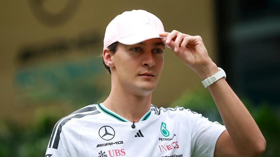 George Russell Miami GP'sinde aracında, yüzünde hayal kırıklığı okunuyor. 125 karakter max