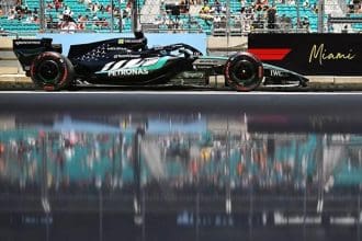 George Russell Miami GP'sinde aracının kokpitinde, yarışa odaklanmış durumda