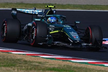 Fernando Alonso, Japonya GP'sinde Aston Martin aracıyla pistte: Alonso'dan testler sürüyor