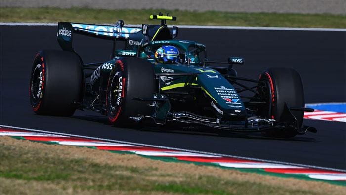 Fernando Alonso, Japonya GP'sinde Aston Martin aracıyla pistte: Alonso'dan testler sürüyor