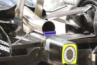 Ferrari SF-26 üzerinde detaylı Ferrari scarico soffiato tasarımı