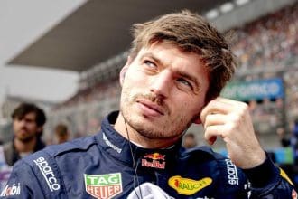 Max Verstappen'in yarış aracının içinde çekilmiş bir fotoğrafı