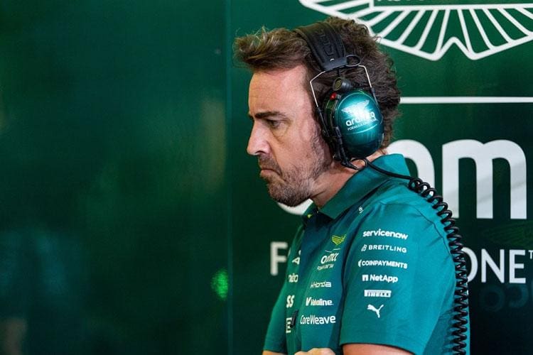 Fernando Alonso, AMR26 geliştirmeleri için yaz sonunu işaret etti