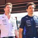 Williams F1 Takımı, Miami'de yeni güncellemelerle yarışa hazırlanıyor. Carlos Sainz ve Alexander Albon pistte.