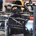 Red Bull RB20 F1 aracı pit alanında, Red Bull Direksiyon Sorunu çözümü sonrası
