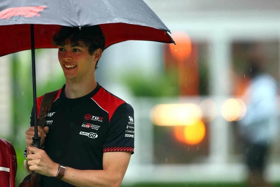 Miami GP hava durumu nedeniyle pistte şemsiyeler açıldı, 125 karakter max
