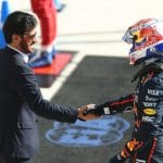 Max Verstappen Red Bull aracıyla pistte hızla ilerlerken, geleceği hakkında spekülasyonlar sürüyor