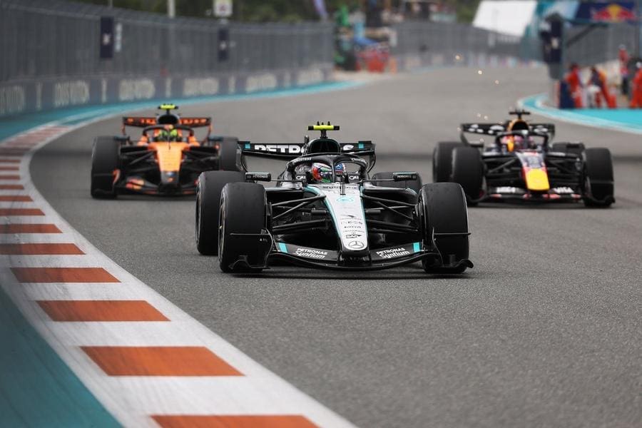 Martin Brundle, Miami Grand Prix'si sonrası F1 2026 kuralları hakkında yorum yapıyor.