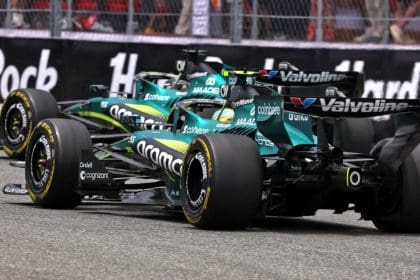 Aston Martin F1 aracı pistte. Aston Martin upgrade planı hakkında detaylı analiz.