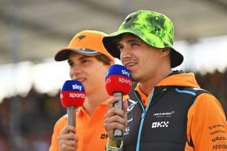 F1 Sky Sports anlaşması kutlaması, pist manzarası, 125 karakter max