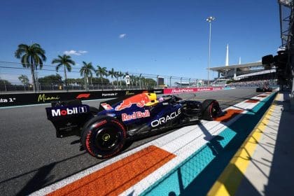 2026 F1 araçları sorunları sürücüleri zorluyor, yeni kurallar tartışma yaratıyor.