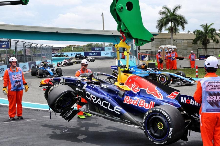 Isack Hadjar Miami Grand Prix'sinde hayal kırıklığı yarattı, Red Bull endişeli