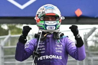 Andrea Kimi Antonelli, 2026 Trofeo Bandini ödülünü alırken.