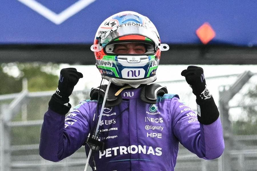 Andrea Kimi Antonelli, 2026 Trofeo Bandini ödülünü alırken.