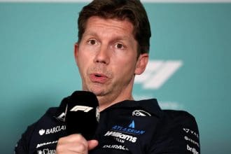 Williams F1 aracı Miami Grand Prix'sinde, Williams'ın 'dağınık' kışı sonrası toparlanma.