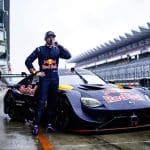 Max Verstappen Super GT aracıyla drift atarken, Japonya, 125 karakter max
