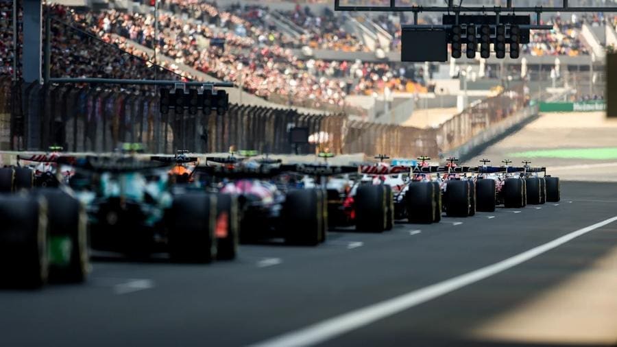 2026 F1 Kuralları: FIA'nın yeni düzenlemeleri pistleri değiştirecek, 125 karakter max