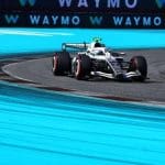 Cadillac F1 Takımı'nın 2026 aracı pistte test sürüşü yaparken.