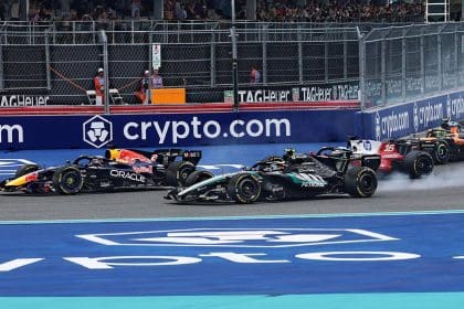 F1 araçları pistte yarışırken, 50/50 güç oranı geleceği şekillendiriyor