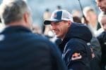 Max Verstappen GT3 aracıyla yarışırken, agresif sürüş stilini sergiliyor.