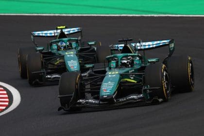 Aston Martin'in 2026 F1 Sezonu aracı pistte, Adrian Newey tasarımı