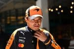 Lando Norris, McLaren aracıyla pistte, F1'de Pil tartışmalarına dahil oldu