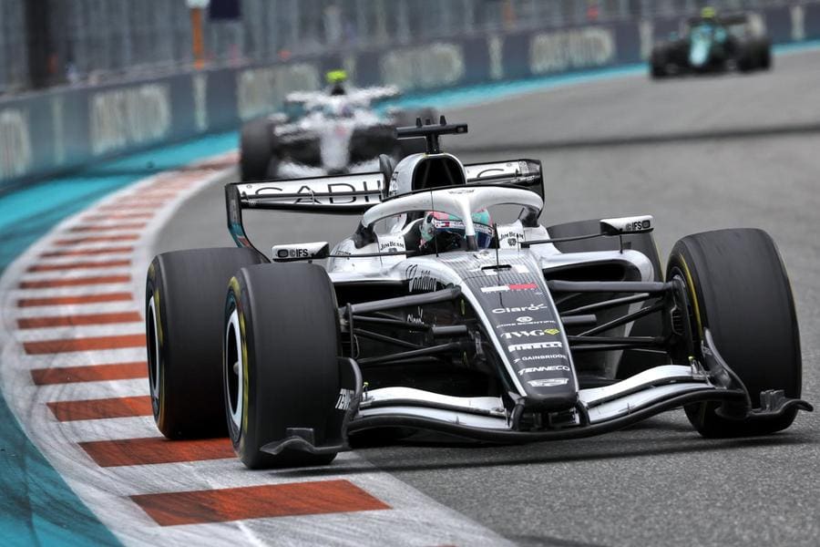 Cadillac F1 aracı pistte, F1 gelişim savaşı tüm hızıyla sürüyor, 125 karakter max