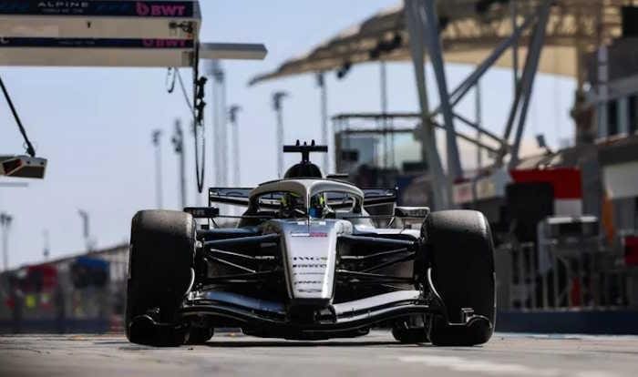 Sergio Perez, Cadillac'ı Aston Martin Tehdidi konusunda uyardı. 2026'da rekabet kızışacak.