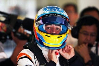 Kimi Raikkonen Ferrari aracıyla pistte yarışırken, 2007 şampiyonluğu