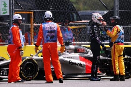 Audi'nin Miami F1 Haftasonu'nda yaşadığı talihsizlikleri gösteren bir fotoğraf.
