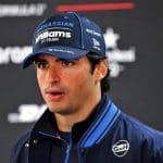 Carlos Sainz, Japonya GP'si Padok alanında, F1 2026 reglamanları