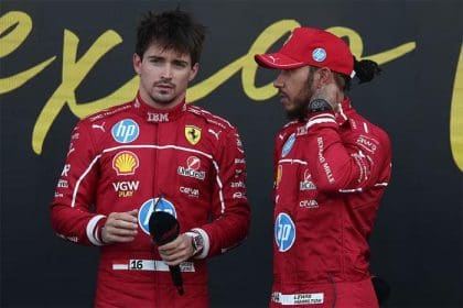 Charles Leclerc ve Lewis Hamilton, Ferrari garajında Hamilton'ın başarı sırrı hakkında konuşuyorlar.