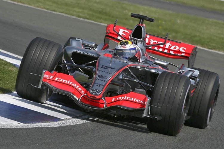 Juan Pablo Montoya, McLaren aracıyla F1 V8 döneminde yarışırken