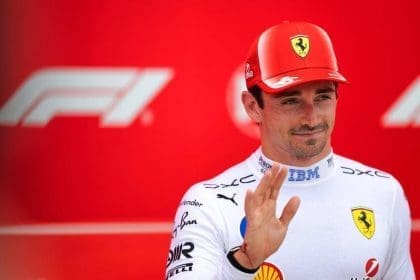 Charles Leclerc, Ferrari F1 aracıyla pistte hızla ilerlerken