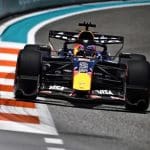 Red Bull'un RB22 aracı Max Verstappen ile Miami GP'de (Red Bull evrimi)