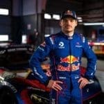 Max Verstappen Nürburgring Zaferi için aracının başında, kararlı bakışlarla