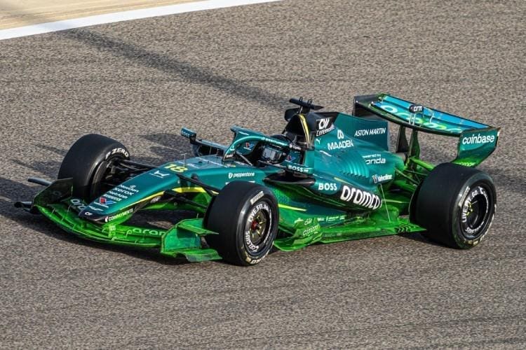 Lance Stroll, Aston Martin aracıyla test sürüşünde, F1'e sert eleştiri yöneltti.