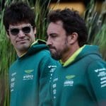 Fernando Alonso ve Lance Stroll, Aston Martin garajında, ambisyon farkı net şekilde görülüyor.