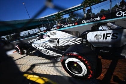 Cadillac F1 aracının pist üzerindeki aksiyon fotoğrafı. 2026 için hazırlıklar sürüyor.