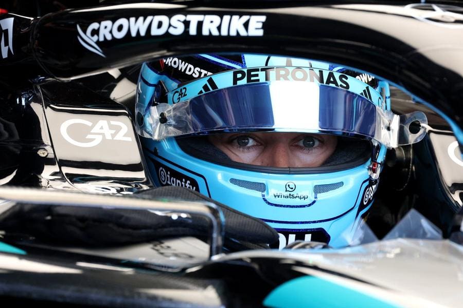 F1 Şampiyonluk Yarışında George Russell'ın zorlandığı anlar, Mercedes garajı.