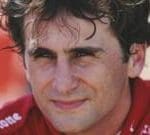 Alex Zanardi'nin kaza sonrası paralimpik başarılarına odaklanan bir görsel. Azmi ve mücadeleyi simgeliyor.