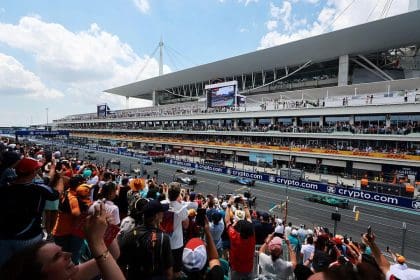 F1 araçları ABD'de yarışırken, F1'in ABD potansiyelini temsil ediyor.