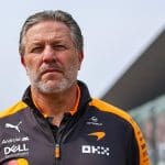 Zak Brown'ın Mercedes Alpine ortaklığı konusundaki endişelerini dile getirdiği fotoğraf.