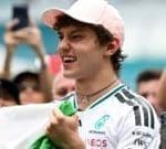 Kimi Antonelli F1 aracında yarışırken, çaylak sezonunda yükselişini sürdürüyor.