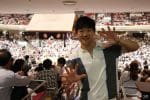 F1 pilotu Yuki Tsunoda sumo müsabakalarını izlerken