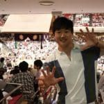 F1 pilotu Yuki Tsunoda sumo müsabakalarını izlerken