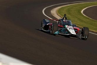 Sato Takuma Indy 500 aracıyla pistte, 2026 yarışı öncesi test sürüşü