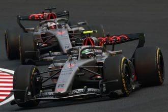 Audi F1 aracı pistte, Audi'den sabır çağrısı