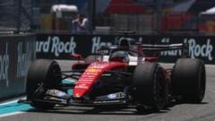 Charles Leclerc, Miami'de antrenman turlarında hız rekoru kırarken çekilmiş aksiyon dolu bir fotoğraf