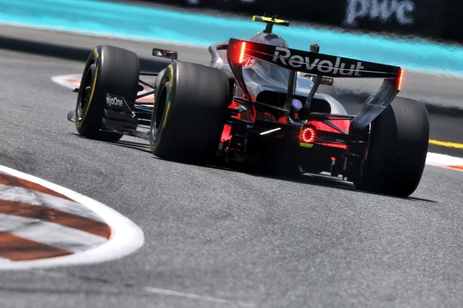 F1 2026 sürdürülebilir yakıt devrimi: Geleceğin motor sporları teknolojisi